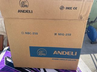 Soldadora ANDELI LED MIG-250 Inverter