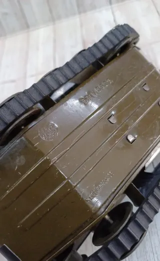 Juguete antiguo hojalata