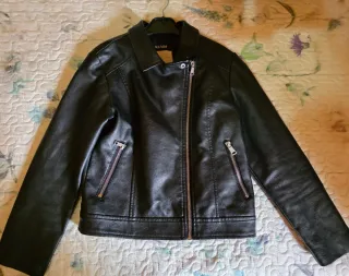 Chaqueta cuero Kiabi negra talla 10