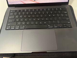 MacBook Pro M4 14” / 24GB RAM / 512GB SSD