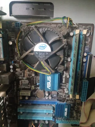 Torre di Computer Nero e Argento