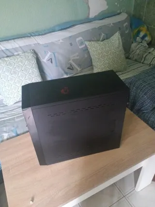 Torre di Computer Nero e Argento