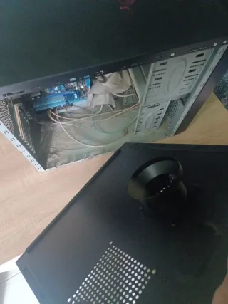 Torre di Computer Nero e Argento