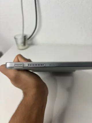 Tablet Lenovo Accesorios a estrenar funda y protec