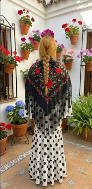 Vestidos nuevos Flamenca Blanco y negro  S,L xl