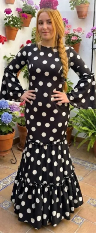 Vestidos nuevos Flamenca Blanco y negro  S,L xl
