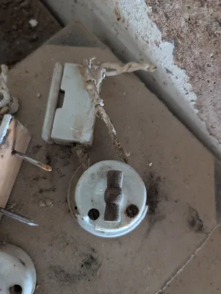 Interruptor antiguo de porcelana