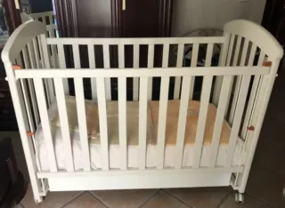 Cuna blanca con cajón