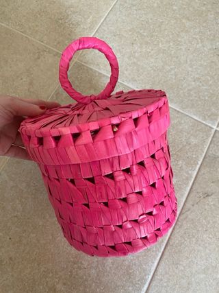 Caja redonda de mimbre