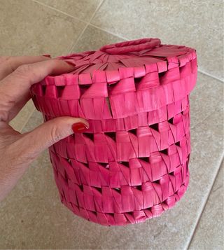 Caja redonda de mimbre