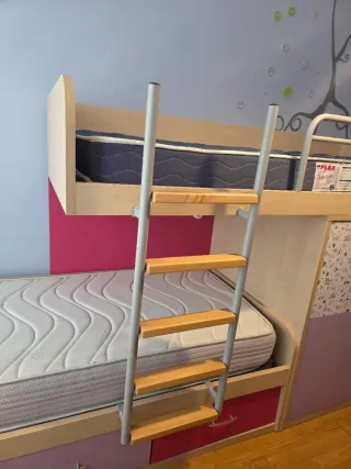 Cama tren con colchones