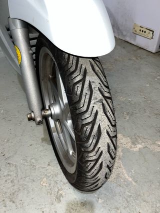 Honda SH 300i Maxi Scooter Automática