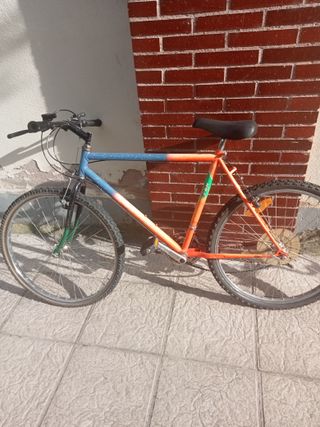 Bicicleta BMX Amarilla