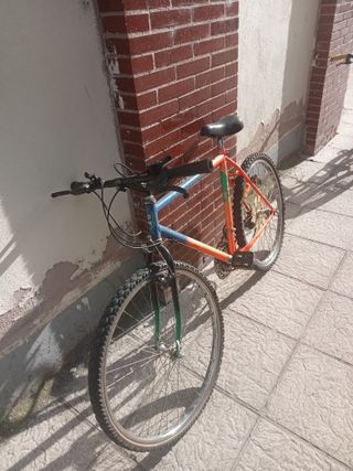 Bicicleta BMX Amarilla