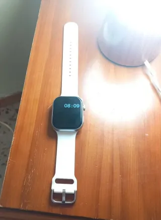 Reloj Inteligente Plata y Blanco