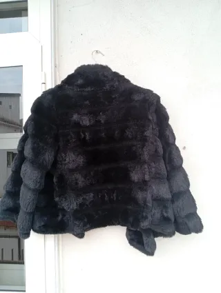 Pelliccia sintetica nera