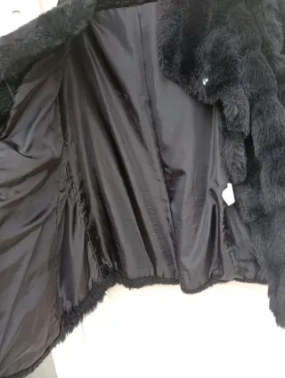 Pelliccia sintetica nera