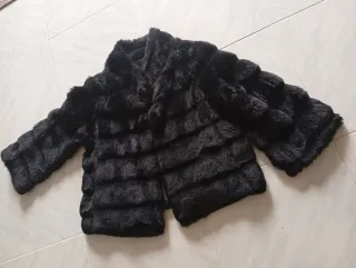 Pelliccia sintetica nera