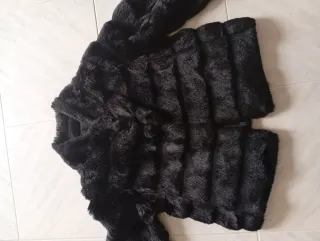 Pelliccia sintetica nera