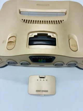 Pacchetto Nintendo 64 Gold Edition