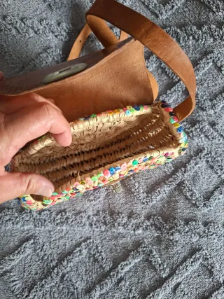 Bolso redondo tejido multicolor. Nuevo sin estrena
