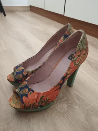 Zapatos de tacón estampados