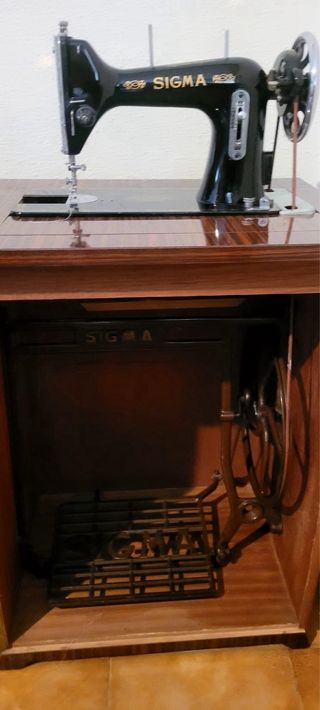 Máquina de coser Sigma antigua
