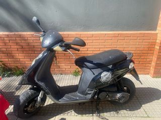 Piaggio Typhoon Scooter Negra