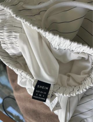 Pantalón de chándal Shein blanco con rallas negras