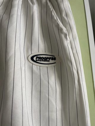 Pantalón de chándal Shein blanco con rallas negras