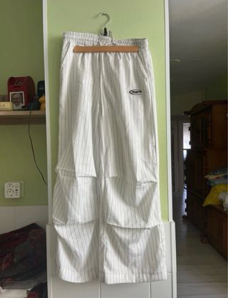 Pantalón de chándal Shein blanco con rallas negras