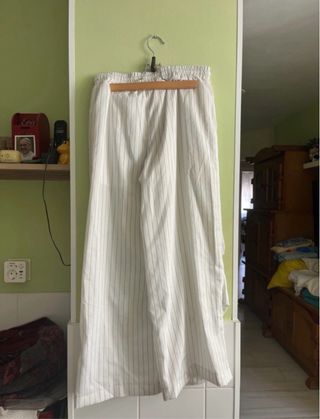 Pantalón de chándal Shein blanco con rallas negras