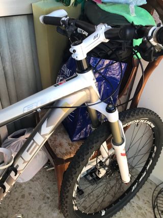 Bicicleta montaña marca TREK muy buen estado