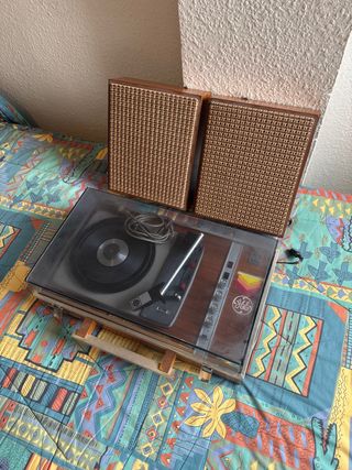 Tocadiscos General Eléctrica Española MS8 (1968)