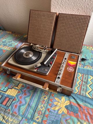 Tocadiscos General Eléctrica Española MS8 (1968)