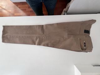 Pantalón Hugo Boss Marrón.