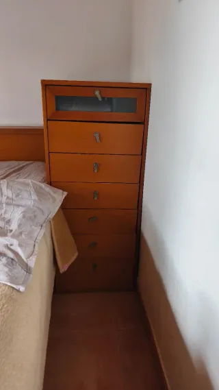 Muebles habitación: mesitas, simfoniers y cabecer.