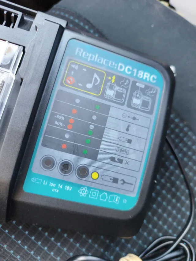 Cargador Batería DC18RC 18V LED