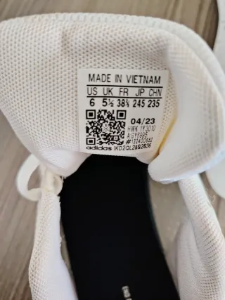 Sneakers Adidas bianche e verdi