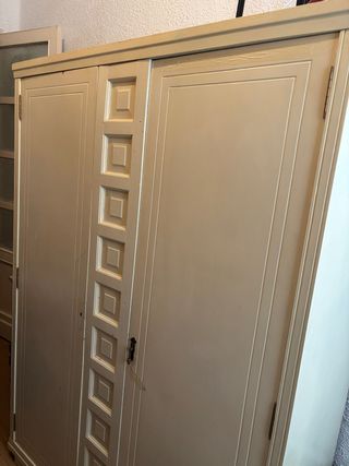 REGALO Armario de madera blanco