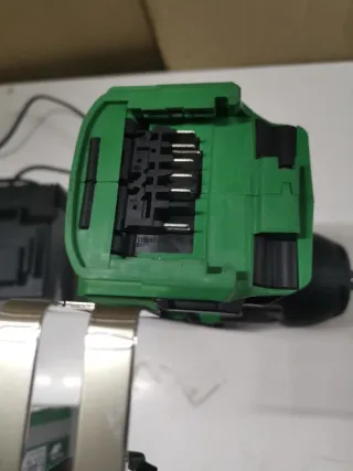 Llave de impacto Hikoki 36v con bateria y cargador