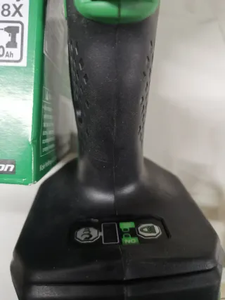 Llave de impacto Hikoki 36v con bateria y cargador