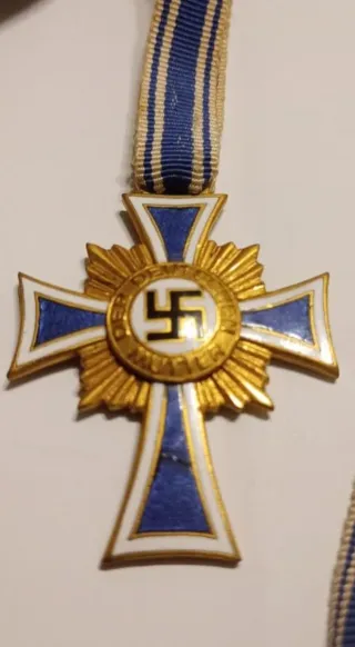 Militaria Cruz de Mãe alemã Wehrmacht Ouro nível I