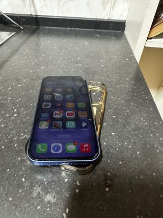 iPhone 16 Azul vendo ,cambio x algo de mi interes