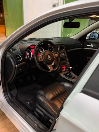 Alfa Romeo 159 1.9 JTDM 150 CV DISTRIBUCION NUEVA