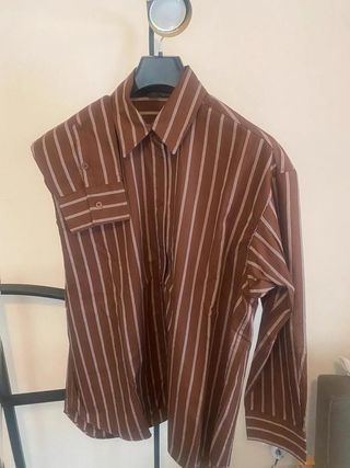 Camisa Zara marrón A rayas verticales – nueva...