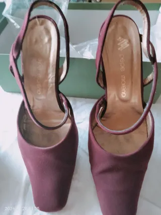 Zapatos de salón Pepe Moreno granate