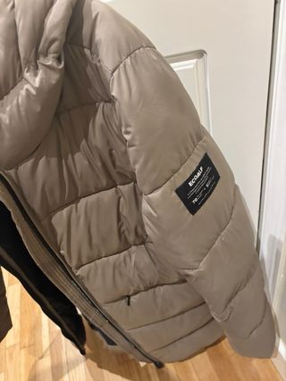 Abrigo largo beige acolchado, marca Ecoalf