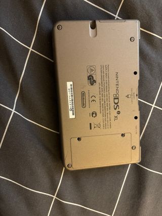 Nintendo DSi XL Negra/Plateada