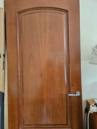 GRATIS: Puertas macizas cerezo (RECOGIDA SOLO)